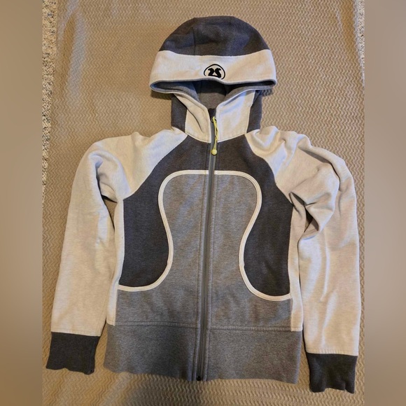 Lululemon Sweater - Picture 1 of 4